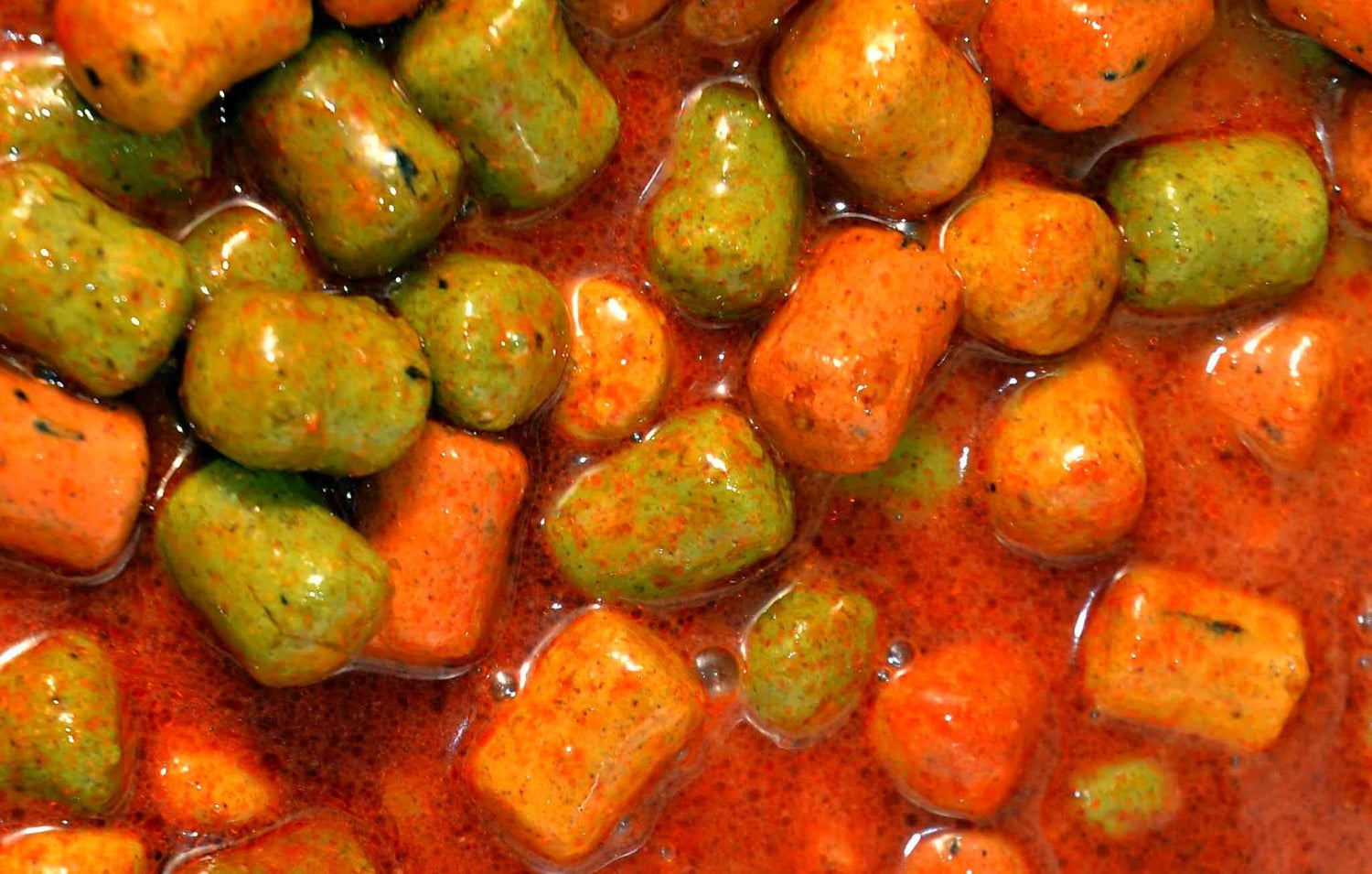 Robin Red bird food carp fishing ingredients direct from Haith's or an approved Robin Red bait firm in the UK or EU.