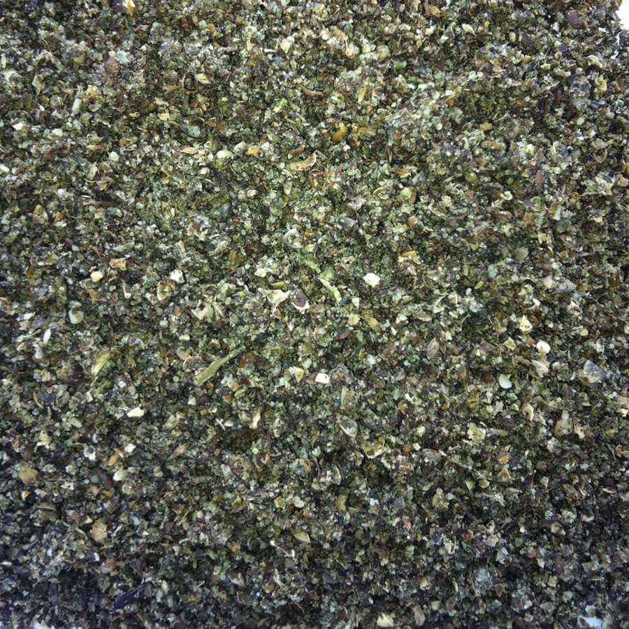 Hemp Seed is loved by most seed-eating cage and aviary birds, but it should be fed sparingly (when crushed it can be fed to Hens which are feeding their young)