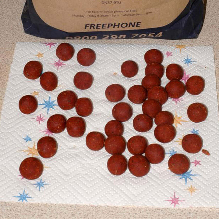 Made using NaturalRed™. NaturalRed is available to either buy direct from Haith's or an Approved Robin Red Bait Firm.