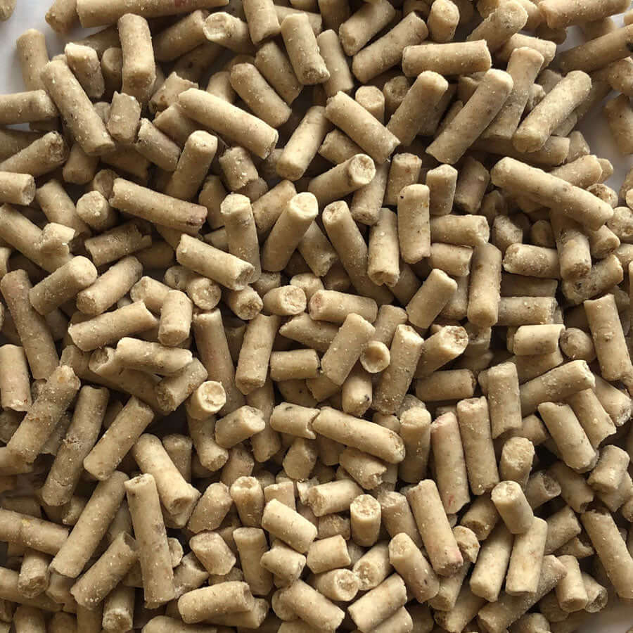 Superior high energy insect pellets suitable for garden birds. They are high quality and can be fed scattered on the ground